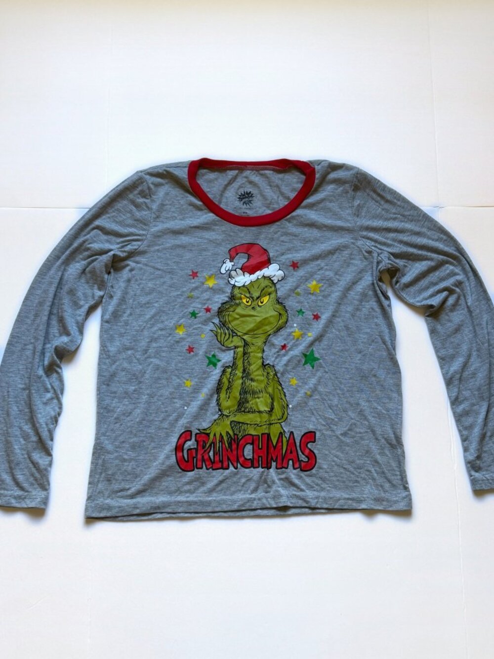 The Grinch Grinchmas Gray Red Long Sleeve Christmas Graphic Shirt M